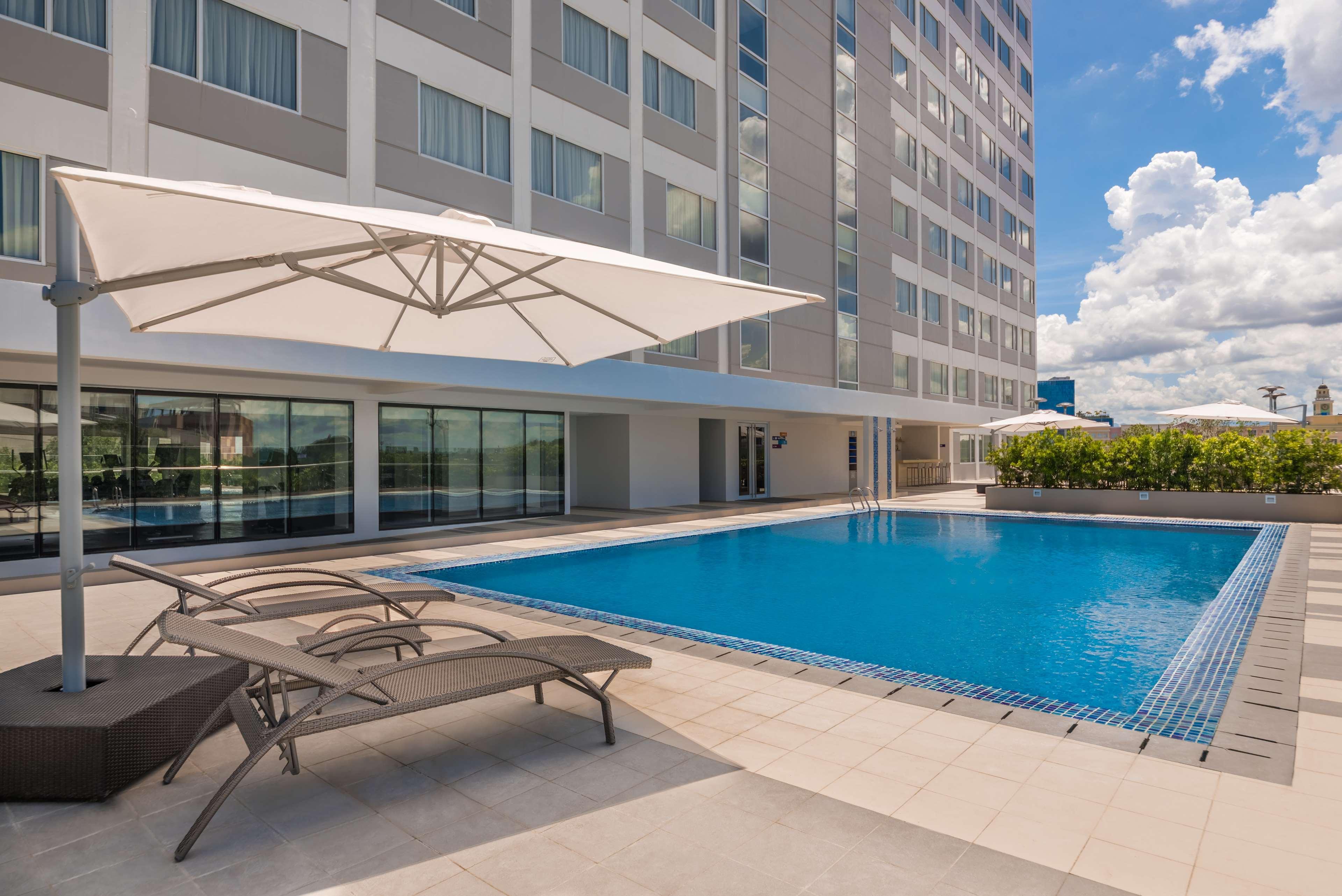 Park Inn By Radisson Iloilo Bagian luar foto
