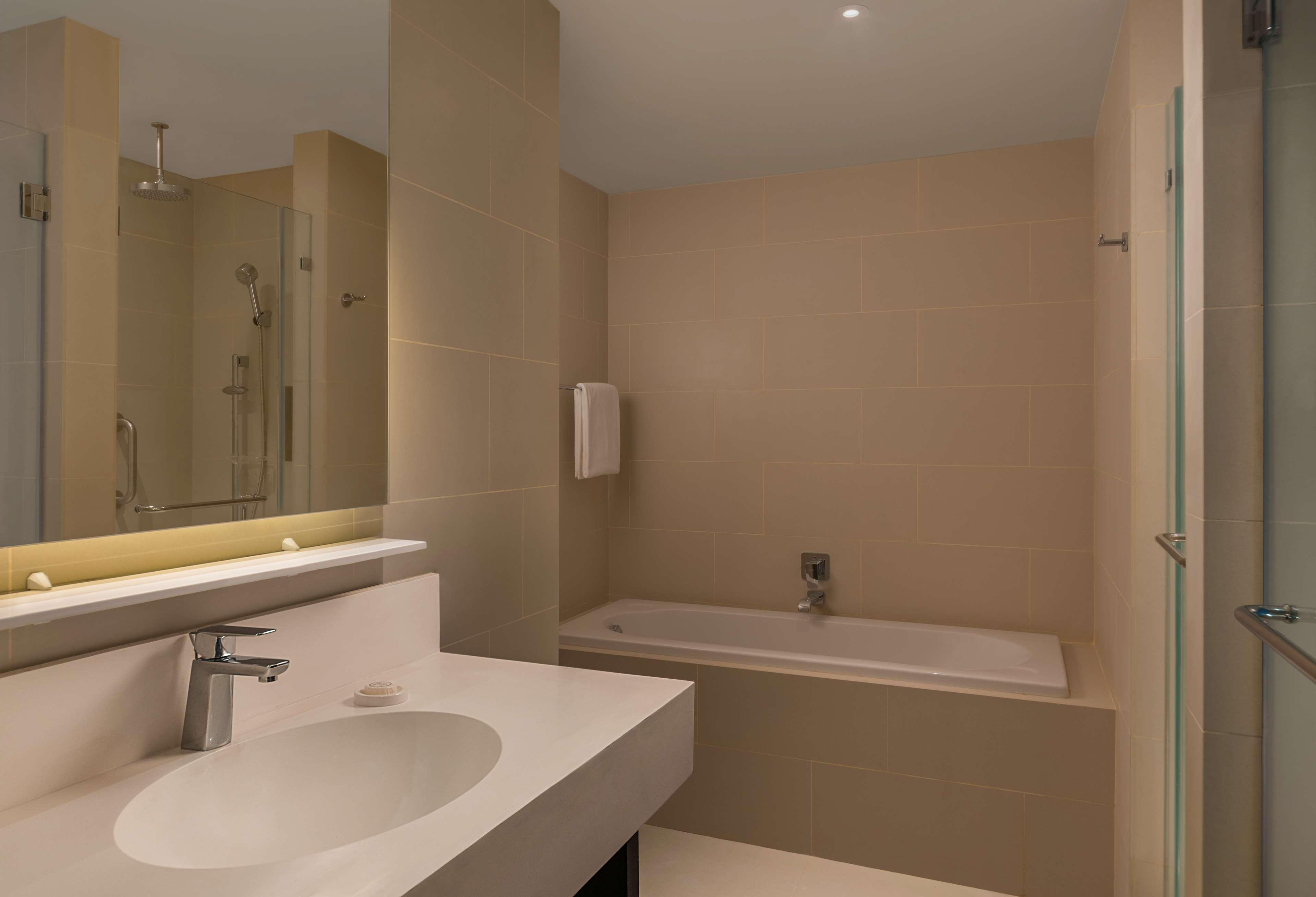 Park Inn By Radisson Iloilo Bagian luar foto